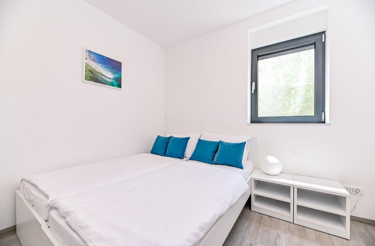 Deluxe sea view Rova Apartment Malinska Exterior foto