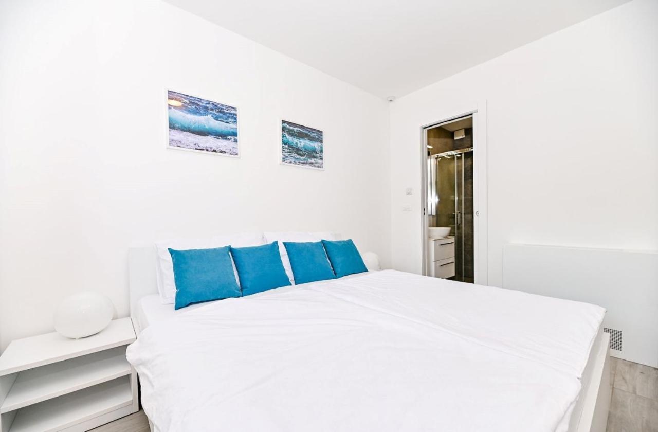 Deluxe sea view Rova Apartment Malinska Exterior foto